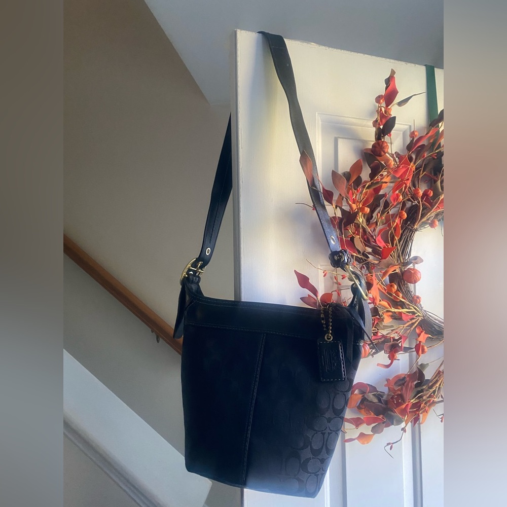 Authentic COACH signature Bleecker bucket bag